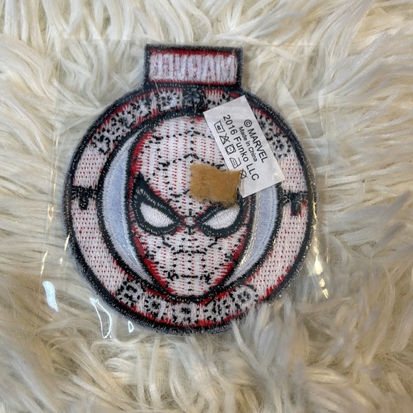 Marvel Collectors Corps Spider-Man Patch & Pin set New Sealed - Picture 4 of 5